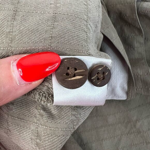 Tommy Bahama Size XL Shirt Silk Camp Embroiderd Island Bar Fly Fishing Brown - Picture 14 of 16